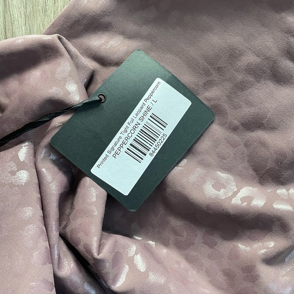 NWT! PRINTED SIGNATURE TIGHT FOIL PEPPERCORN SHINE L - Picture 6 of 6